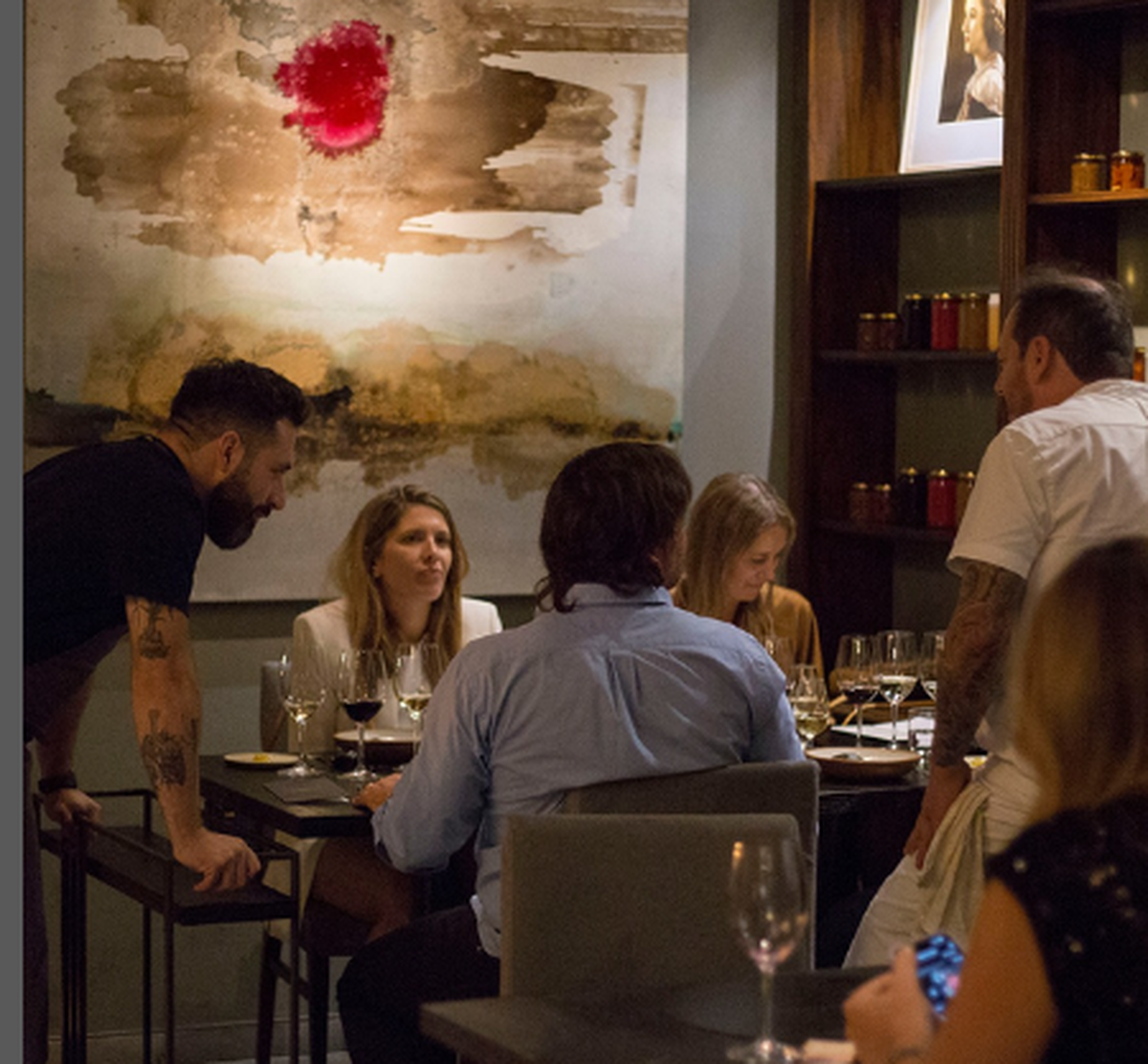 Weigandt, quien en un principio de su carrera dudó entre la gastronomía y la psicología, asegura que tiene inclinación para saber escuchar y sobre todo para trabajar en equipo en pos de mejorar la experiencia de quienes eligen su restó Weigandt, quien en un principio de su carrera dudó entre la gastronomía y la psicología, asegura que tiene inclinación para saber escuchar y sobre todo para trabajar en equipo en pos de mejorar la experiencia de quienes eligen su restó