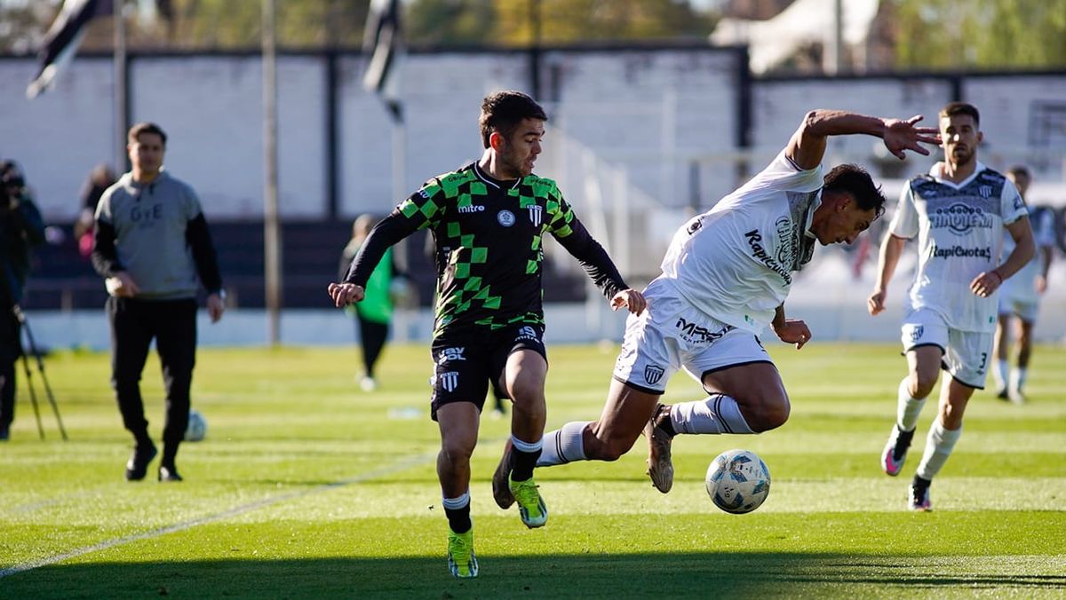 Gimnasia y Esgrima consiguió un importante triunfo y se acomodó en el Reducido. Gimnasia y Esgrima consiguió un importante triunfo y se acomodó en el Reducido.