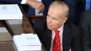Menem pasó su primera noche internado sin sobresaltos