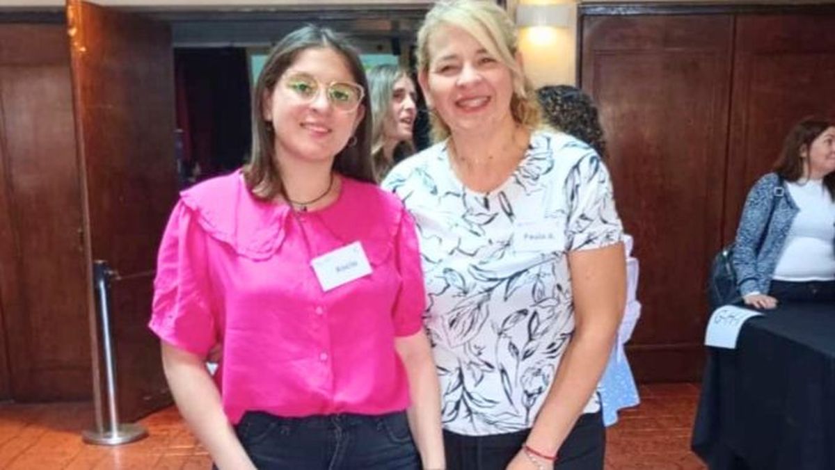 Paula sufrió problemas de salud y tuvo tres hijos. La vida le hizo postergar el estudio. Pero en 2023 se anotó junto con su hija y hoy forman un gran equipo. Paula sufrió problemas de salud y tuvo tres hijos. La vida le hizo postergar el estudio. Pero en 2023 se anotó junto con su hija y hoy forman un gran equipo.