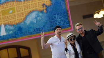 Nueva York honra a Lennon con un tapiz del 