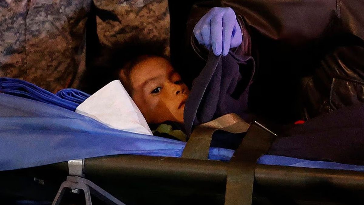 Lesly Mucutuy, de 13 años, logró mantener a sus hermanitos a salvo en plena selva colombiana durante 40 días tras el accidente aéreo Lesly Mucutuy, de 13 años, logró mantener a sus hermanitos a salvo en plena selva colombiana durante 40 días tras el accidente aéreo