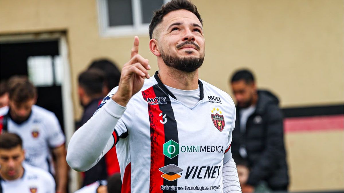 Matías Persia marcó un doblete y le dio el triunfo a FADEP.