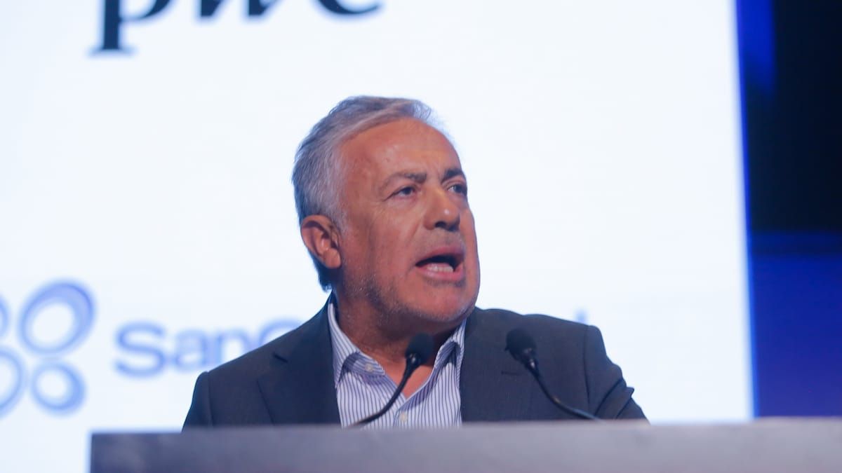 El gobernador Alfredo Cornejo anunció la creación de una app para inversores. El gobernador Alfredo Cornejo anunció la creación de una app para inversores.