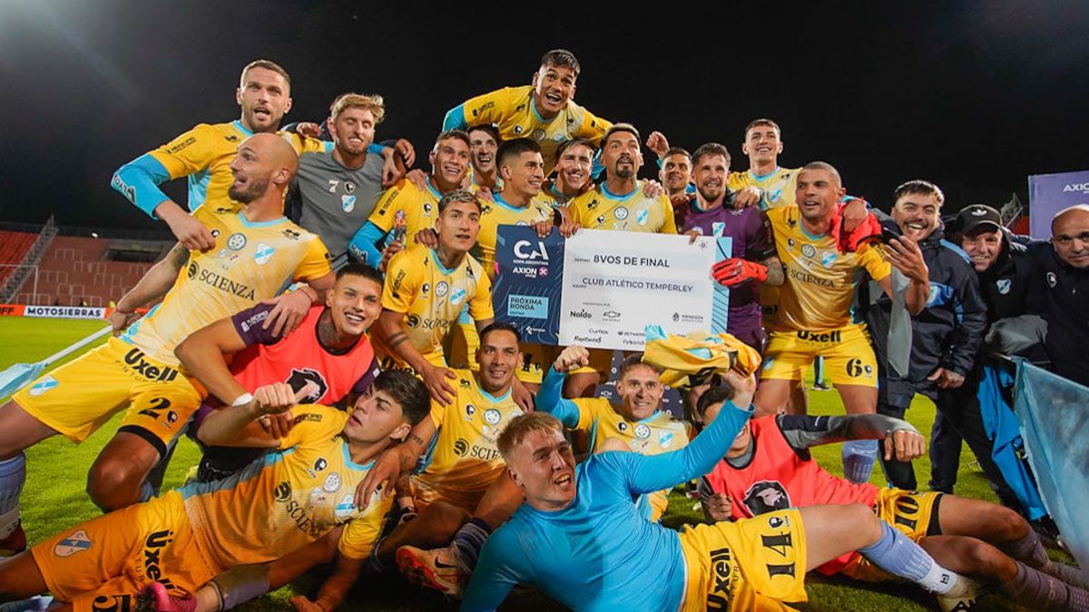 Temperley dio el batacazo en Mendoza (Axel LLoret).