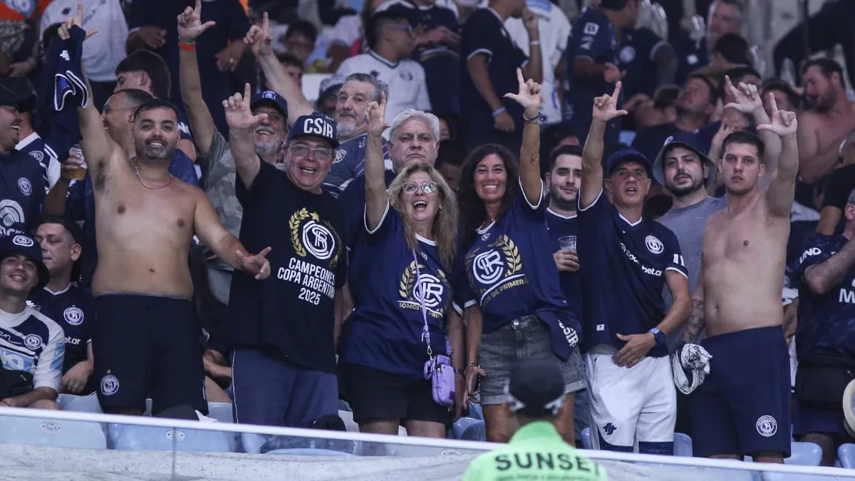Los Caudillos viajaron del Parque al Maracaná para alentar a Independiente Rivadavia en una noche inolvidable