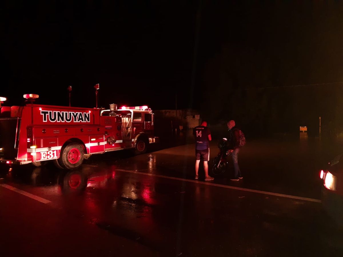 Turistas heridos. Dos turistas franceses resultaron heridos al incendiarse una casa de alquiler en Tunuyán.