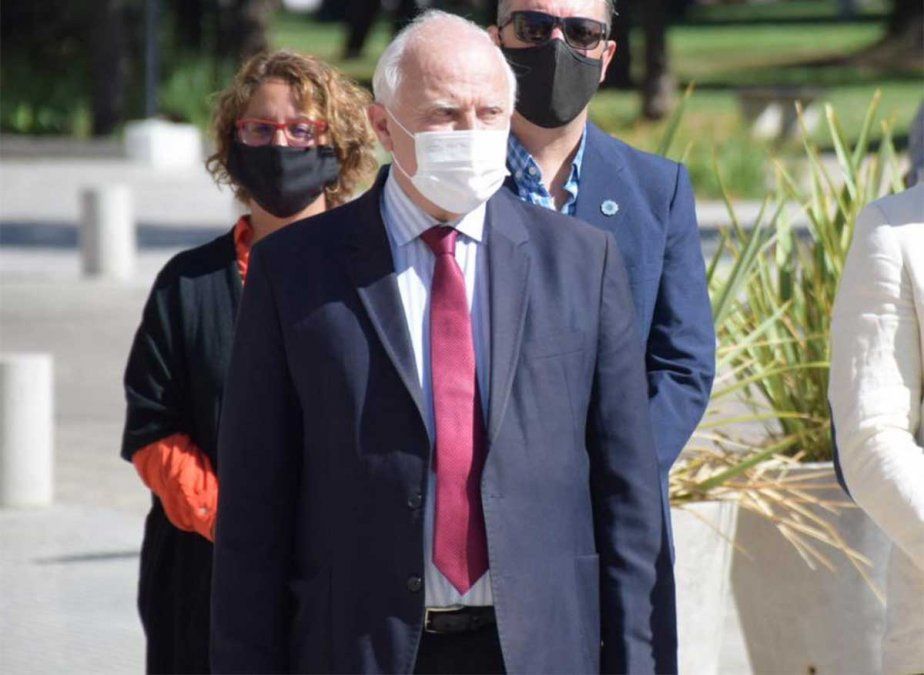 Miguel Lifschitz, exgobernador de Santa Fe, dio positivo de coronavirus y se mantiene aislado siguiendo las recomendaciones del Ministerio de Salud.