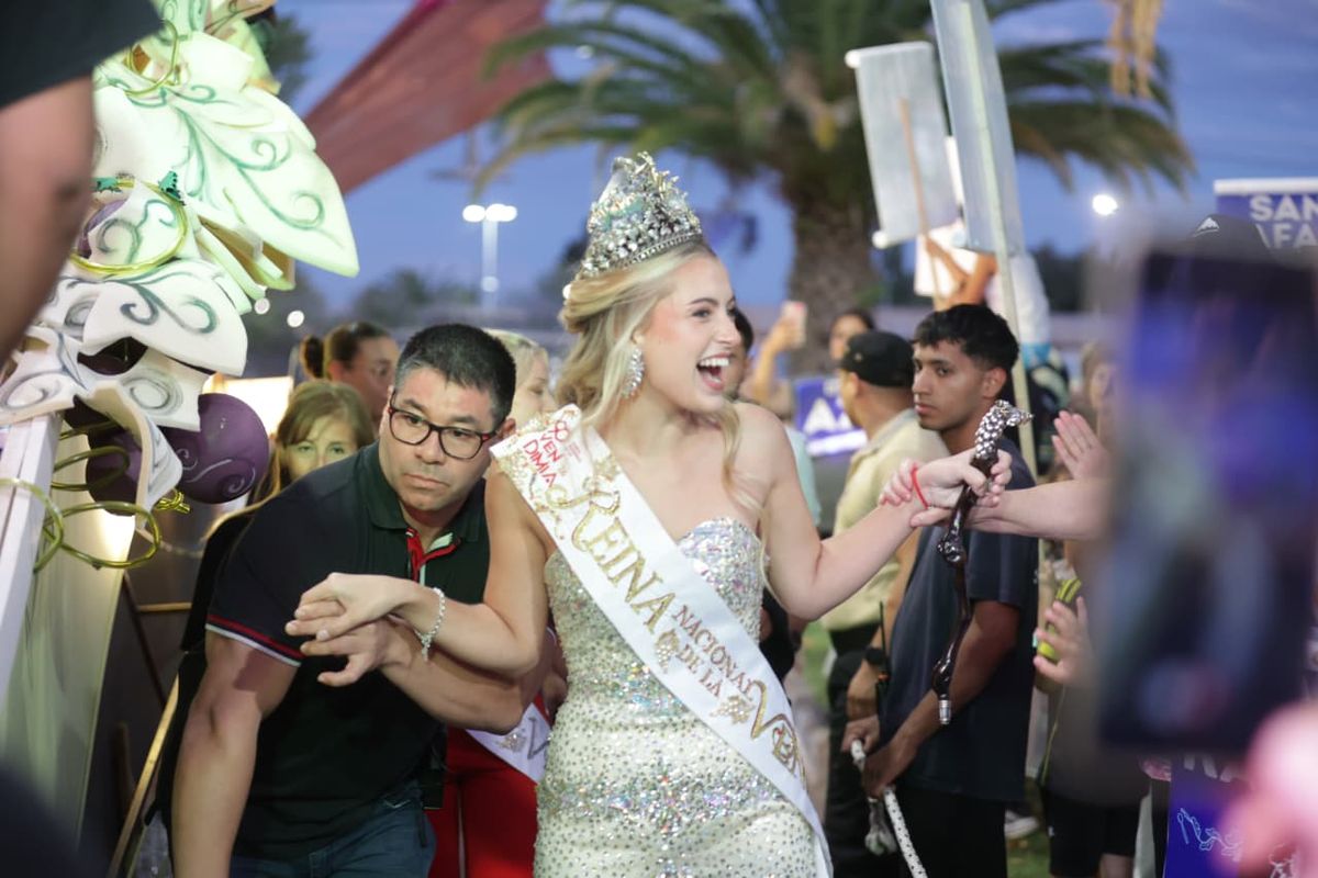 Azul Antol&iacute;nez volvi&oacute; este jueves a San Rafael con la corona de Reina Nacional de la Vendimia tras 28 a&ntilde;os.