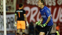 Independiente se quedó con el triunfo en un final escandaloso