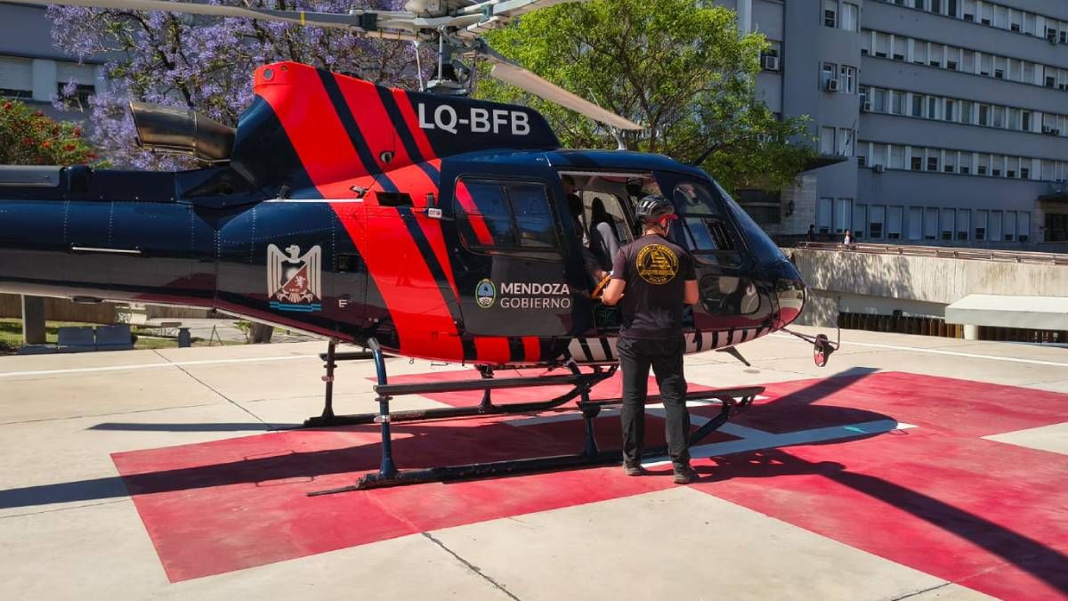 Un equipo de rescate traslad&oacute; al endurista de 53 a&ntilde;os que cay&oacute; de un barranco en Las Heras. Tiene varias lesiones. Es asistido en el Hospital Central.