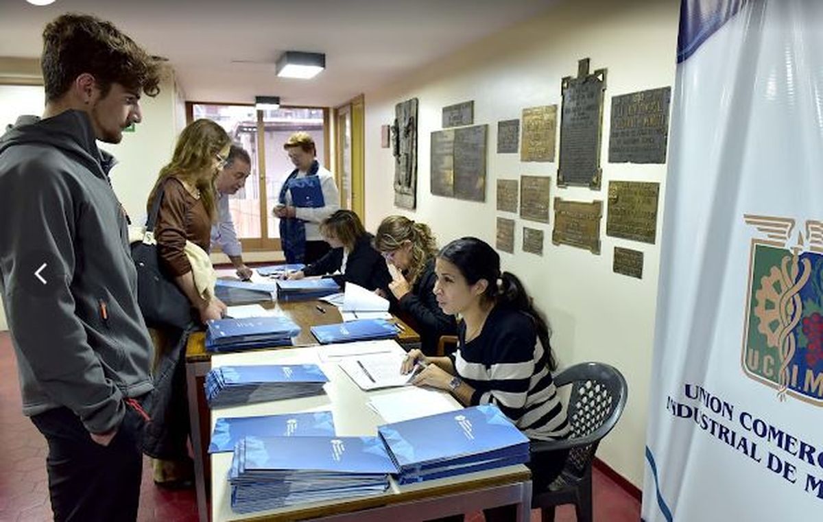 La UCIM puso en duda la continuidad de cursos y capacitaciones.