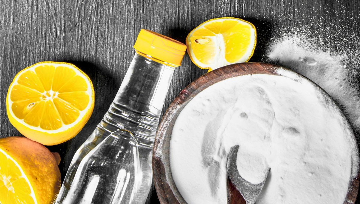 Su contenido ácido deteriora membranas, es abrasivo y opaca malos olores. Su contenido ácido deteriora membranas, es abrasivo y opaca malos olores.