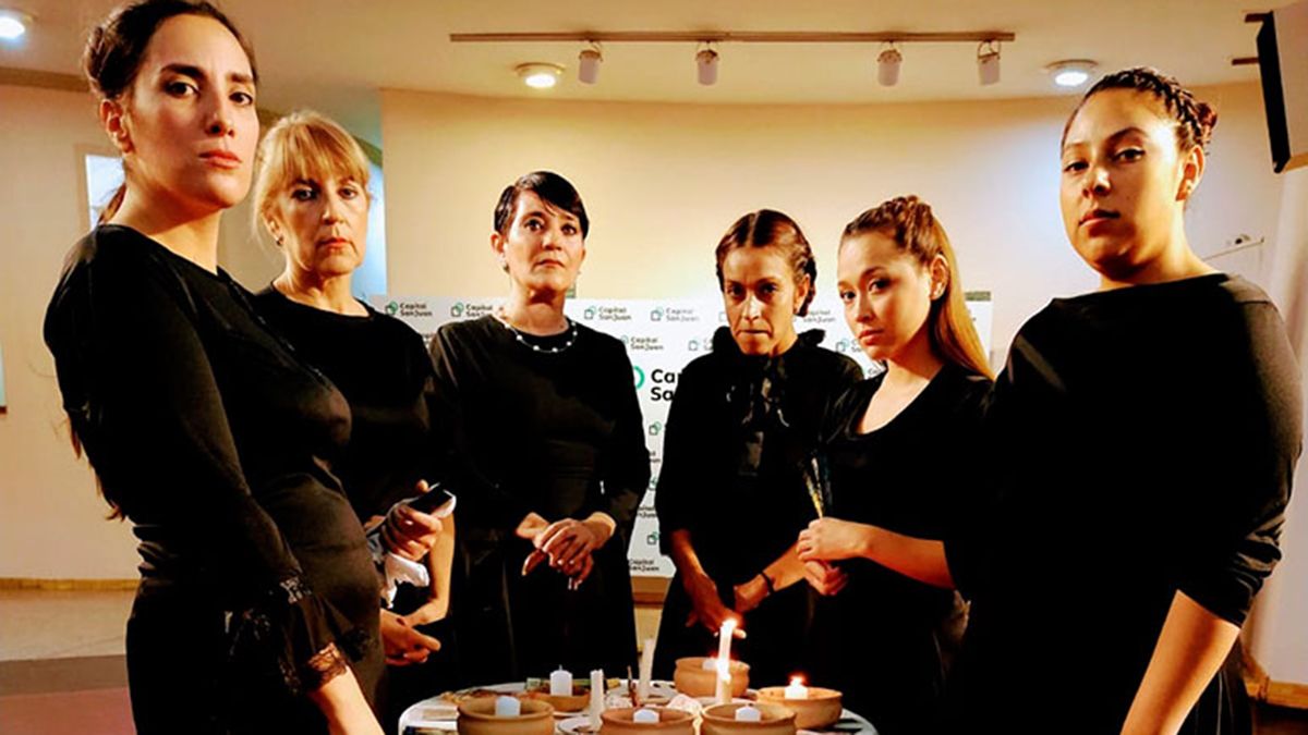 Viernes 16. 21:30h. La Casa de Bernarda Alba. Teatro Plaza (Colón 27).&nbsp;