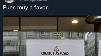Una cafetería puso un polémico cartel para promocionar su desayuno