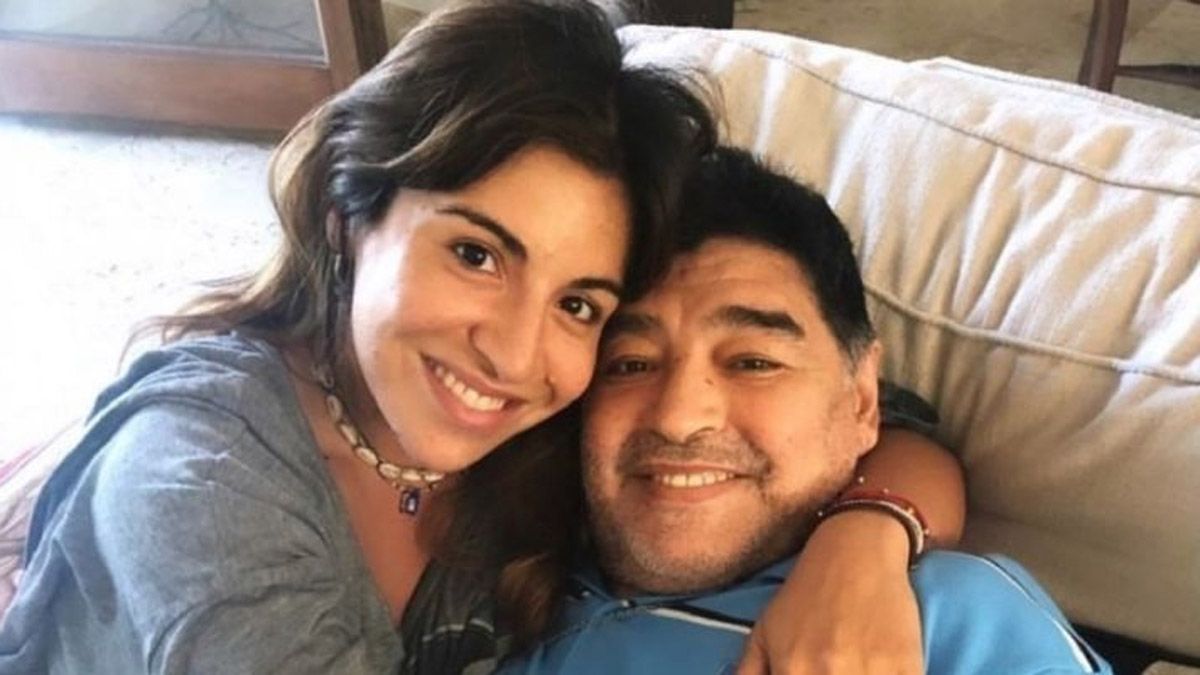 La emocionante foto inédita de Diego Maradona y su nieto ...