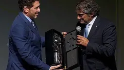 Enzo Francescoli fue homenajeado antes del sorteo.