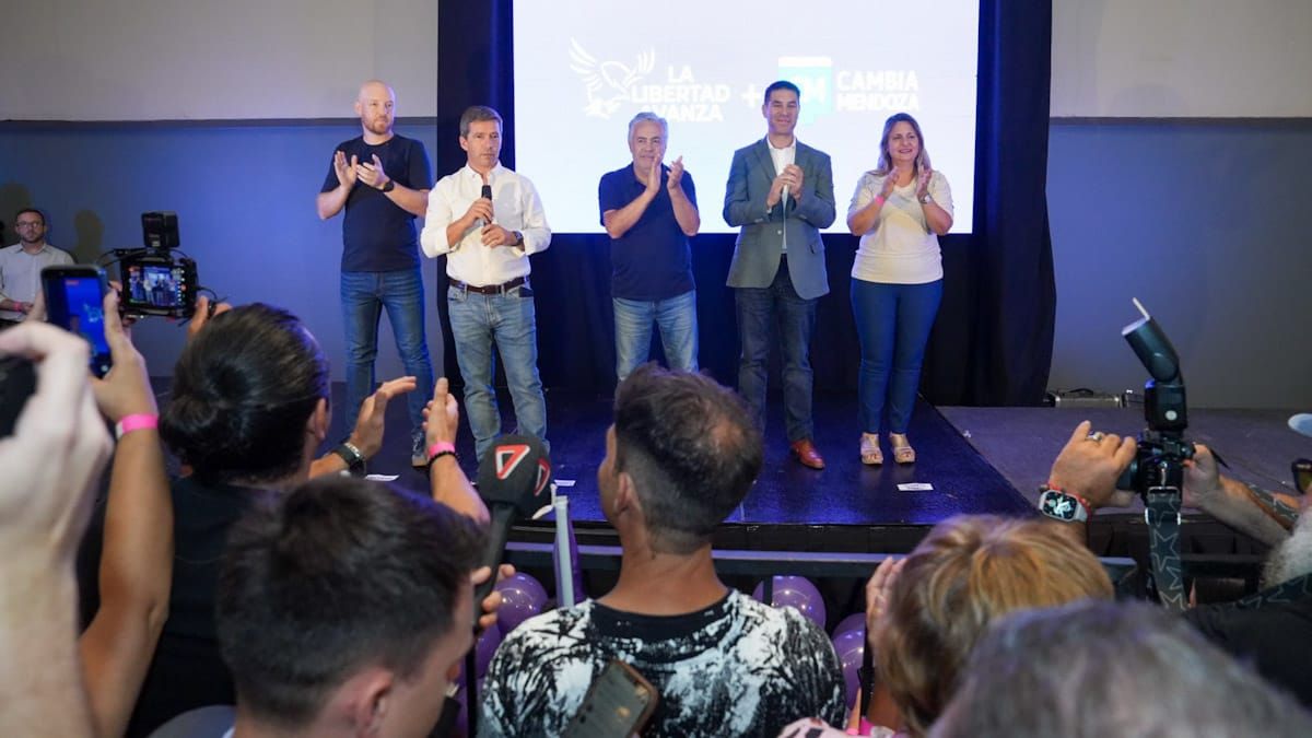 El escenario de los ganadores, el domingo pasado en Luján. El escenario de los ganadores, el domingo pasado en Luján.