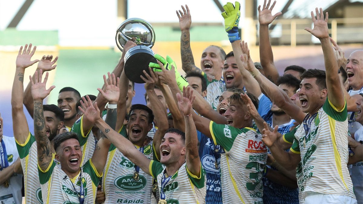 Defensa Y Justicia Flamante Campeon De La Sudamericana