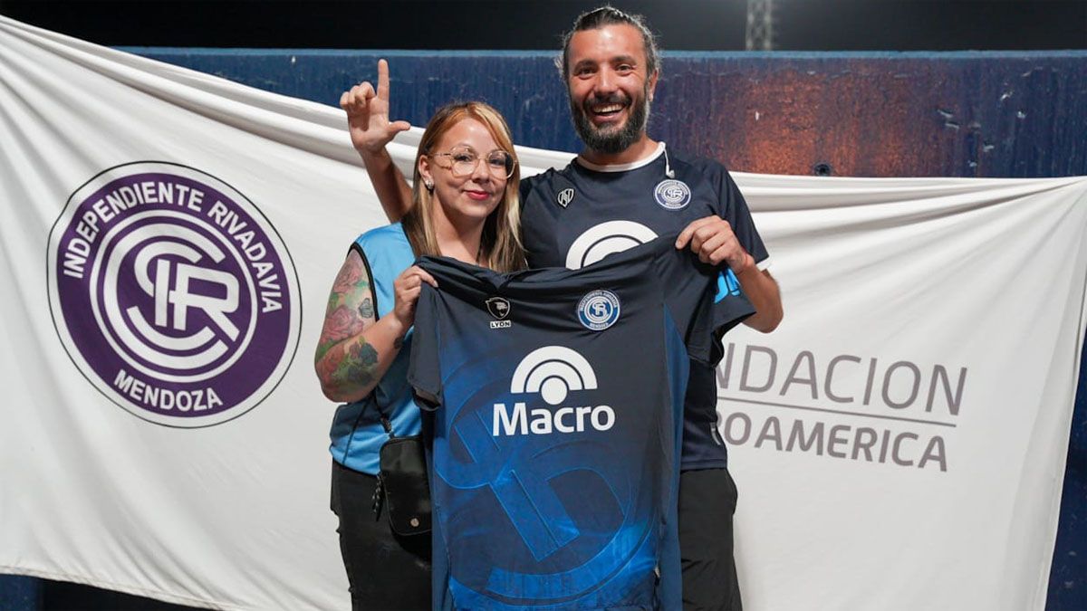 Se sorteó la camiseta oficial del defensor de la Lepra Scheyko Studer. Se sorteó la camiseta oficial del defensor de la Lepra Scheyko Studer.