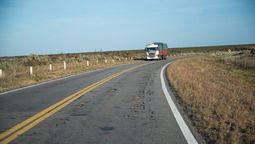 El camino que une al Valle de Uco con San Rafael tiene más de 54 años y hace 40 que no recibe mantenimiento. El camino que une al Valle de Uco con San Rafael tiene más de 54 años y hace 40 que no recibe mantenimiento.