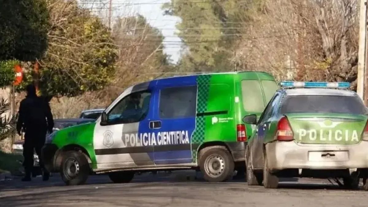 Los peritos de Policía Científica encontraron sábanas con manchas de sangre dentro de la casa, en Quilmes