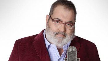 Jorge Lanata se cayó al salir de la radio y tuvo que ser trasladado a una clínica