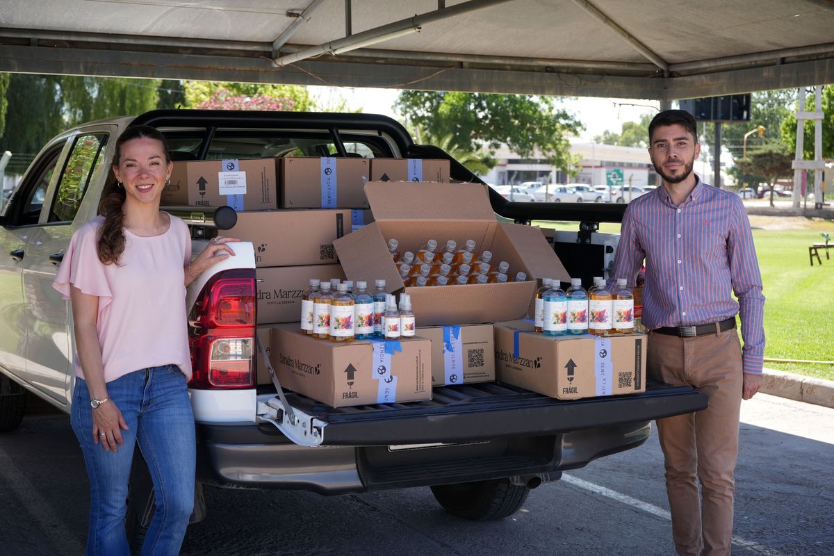 Fundación Grupo América entregó productos destinados a la Dirección de Adultos Mayores.