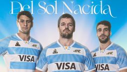 El mendocino González, Montoya y Mallía con la nueva camiseta.