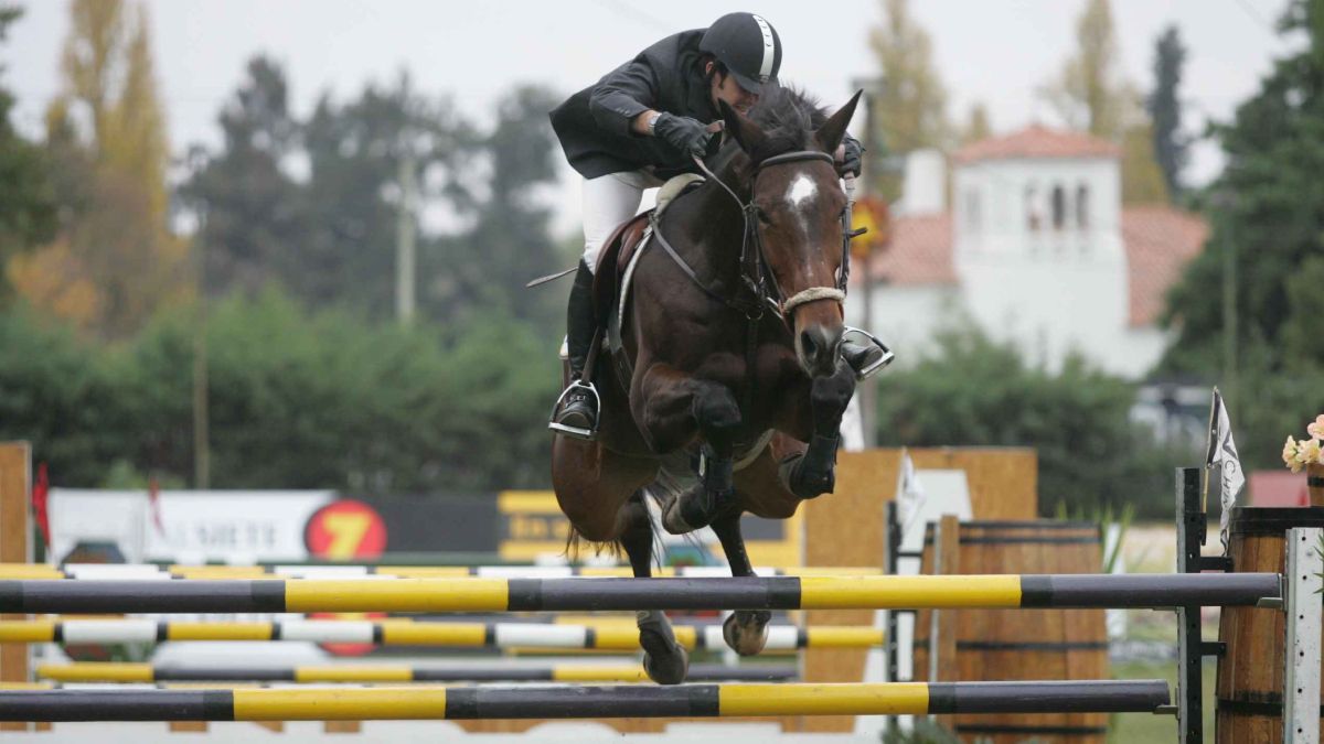 Este fin de semana se disputa el Torneo Vendimia de saltos hípicos en el Club Hípico Mendoza, certamen que data de 1988.