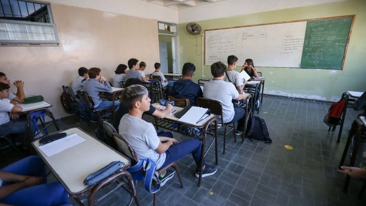 La retención escolar en la secundaria fue cercana al 100% en 2023. La retención escolar en la secundaria fue cercana al 100% en 2023.