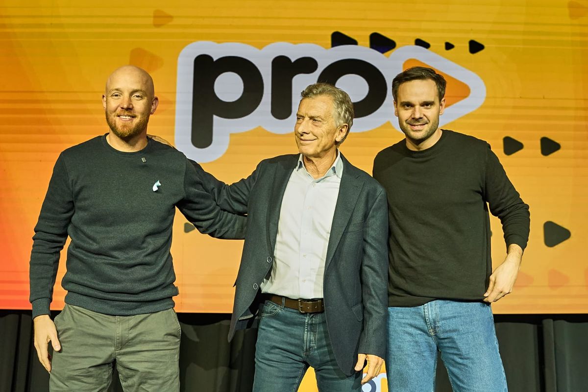 El encuentro del PRO en Guaymallén, una cumbre política que reunió a militantes con dirigentes -como el intendente Esteban Alasino y Gabriel Pradines- y el expresidente Mauricio Macri. El encuentro del PRO en Guaymallén, una cumbre política que reunió a militantes con dirigentes -como el intendente Esteban Alasino y Gabriel Pradines- y el expresidente Mauricio Macri.