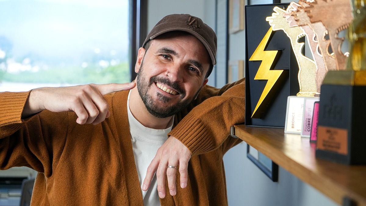 Nano Alfonsín lleva casi dos décadas dedicándose al diseño de etiquetas de vino. Nano Alfonsín lleva casi dos décadas dedicándose al diseño de etiquetas de vino.