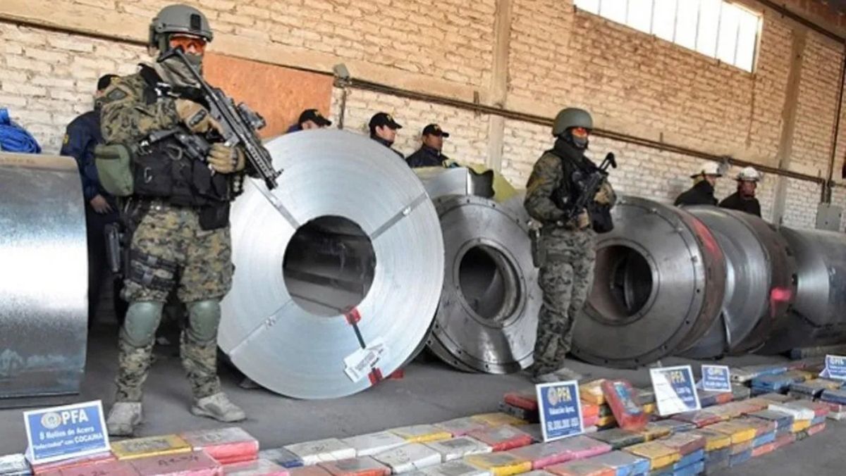 "Bobinas Blancas" fue una de las causas de narcotráfico más importantes de la historia criminal argentina. "Bobinas Blancas" fue una de las causas de narcotráfico más importantes de la historia criminal argentina.