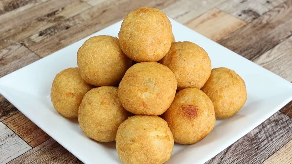 Receta fácil de bombas de papa en tres simples pasos y muy económica. Receta fácil de bombas de papa en tres simples pasos y muy económica.