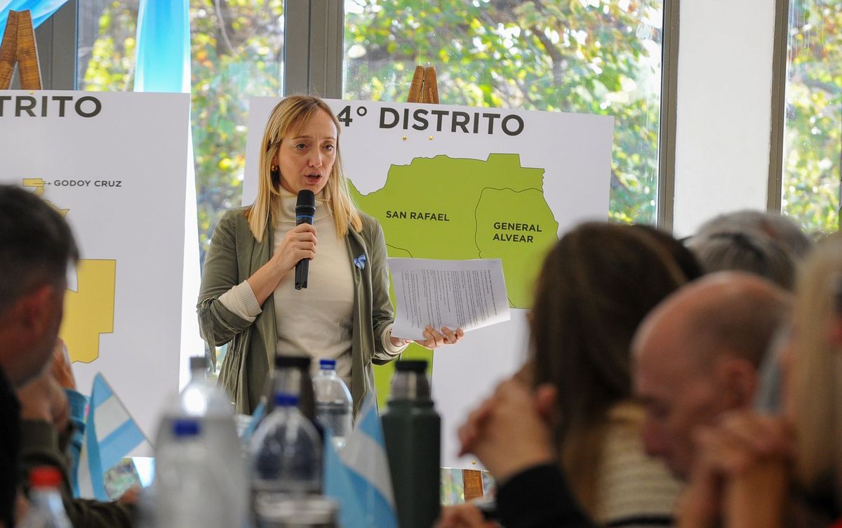 Anabel, en movimiento. Este sábado lideró un encuentro con 120 personas. Anabel, en movimiento. Este sábado lideró un encuentro con 120 personas.