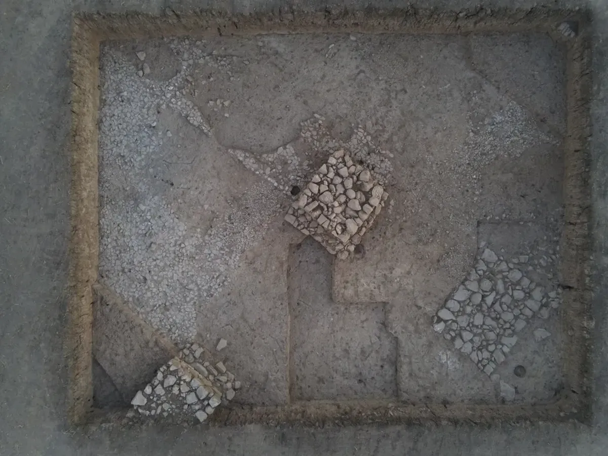 Los arqueólogos se vieron sorprendidos por el hallazgo. Los arqueólogos se vieron sorprendidos por el hallazgo.