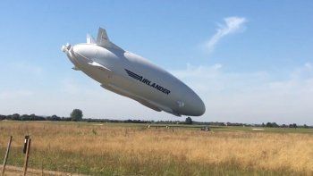 Cayó de cabeza el dirigible más grande del mundo
