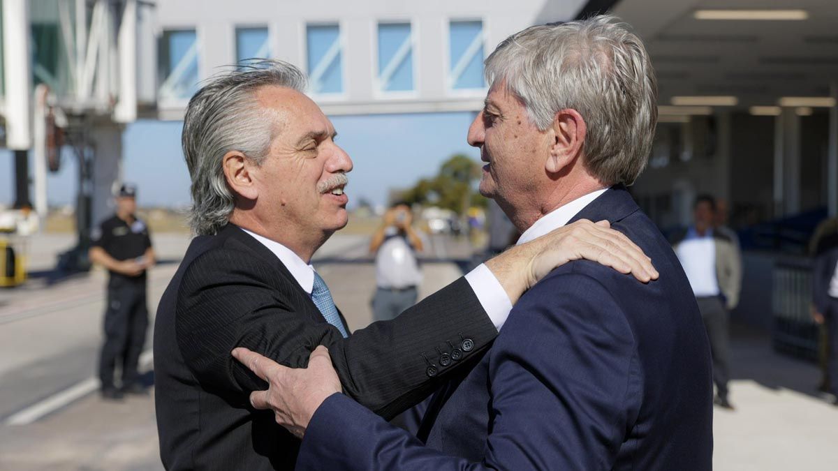 Alberto Fernández y Sergio Ziliotto. Enterradores de Portezuelo del Viento. Alberto Fernández y Sergio Ziliotto. Enterradores de Portezuelo del Viento.