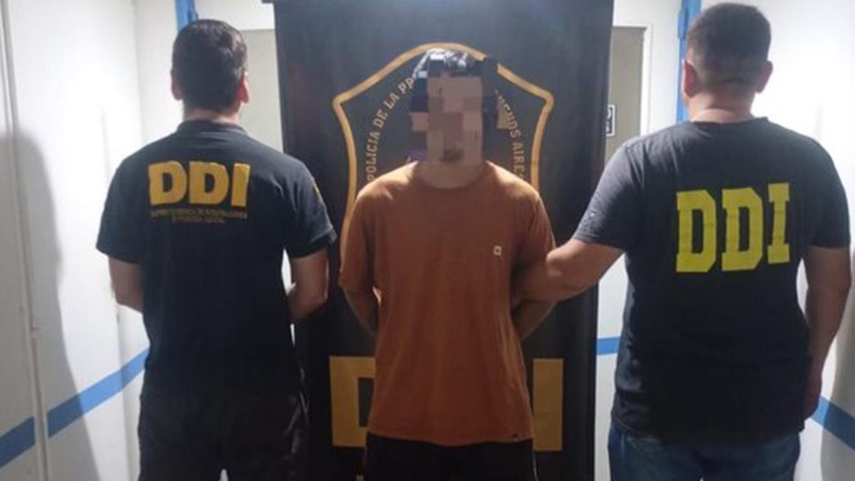 El asesino del padre de la adolescente de 15 años fue detenido en Campana tras permanecer 12 horas prófugo. El asesino del padre de la adolescente de 15 años fue detenido en Campana tras permanecer 12 horas prófugo.