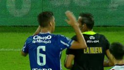 A Cardona se le fue la pierna y el Expreso se quedó con uno menos