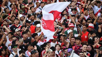 Banderazo multitudinario de hinchas de River antes de la revancha con Atlético Minero por la Copa Libertadores