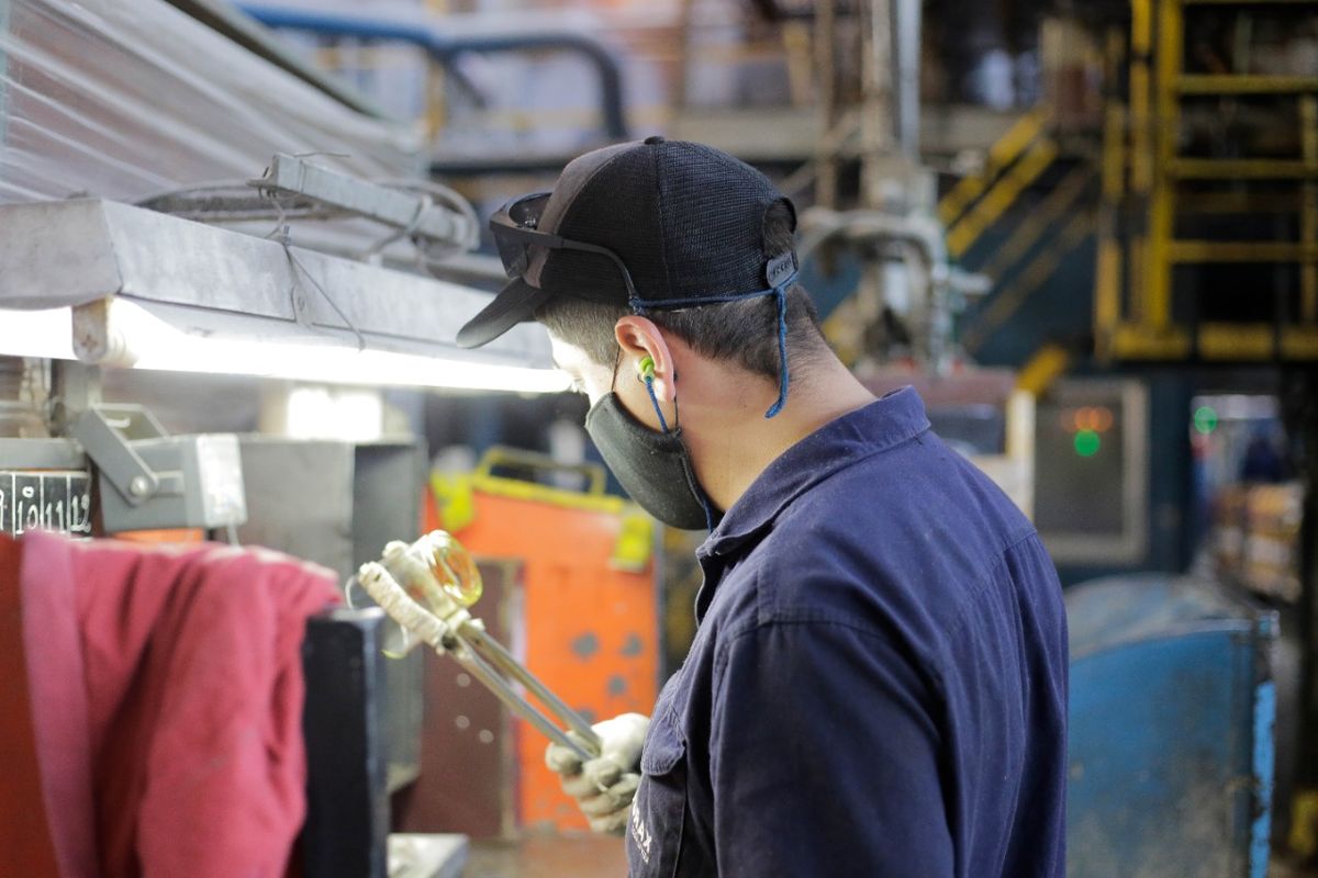 Crisis del vidrio: Vaquié insistió con Guzmán para poder importar botellas sin costo