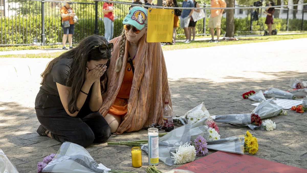 La masacre que dejó 21 muertos en una escuela de Texas, encendió un fuerte debate sobre el uso de armas en Estados Unidos