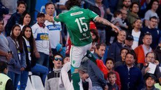 Re caliente: se enojó con un hincha de la platea y le dió una brutal patada