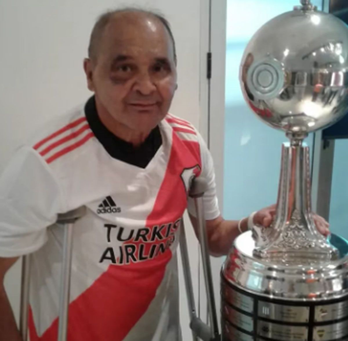 López Turitich tambien jugó en River y fue parte del plantel campeón