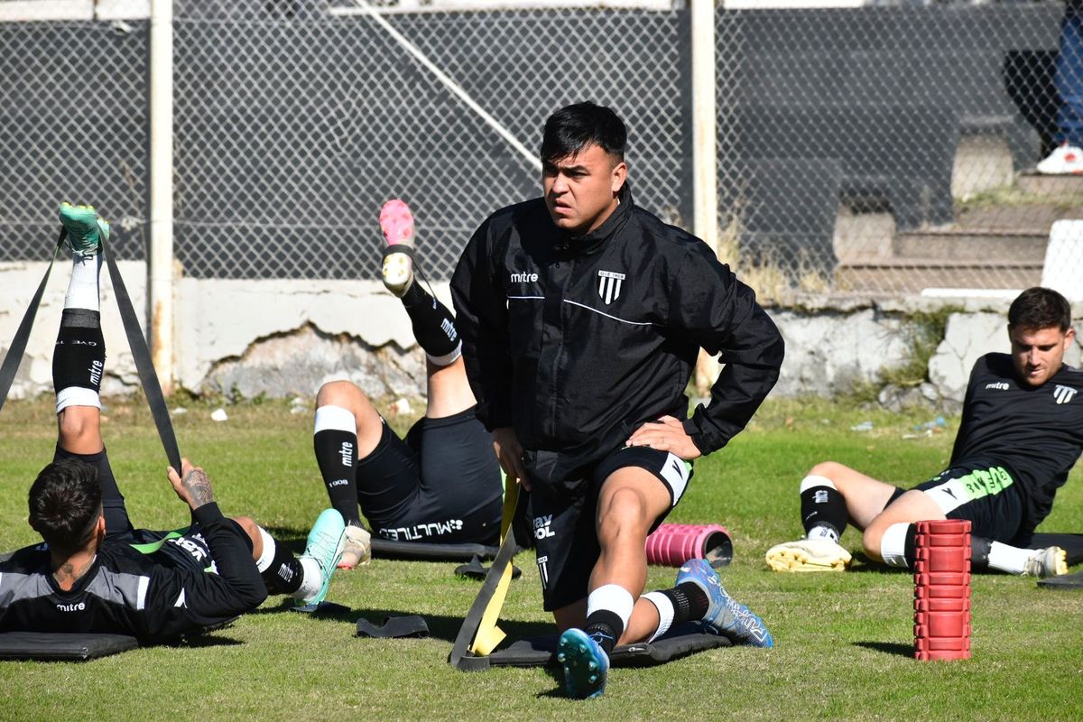 Maximiliano Padilla es uno de los jugadores que quiere el entrenador de Colón Iván Delfino.