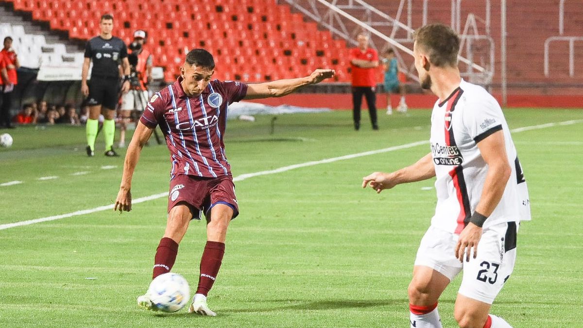 Linda camiseta estrenó el Tomba (Cristian Lozano).