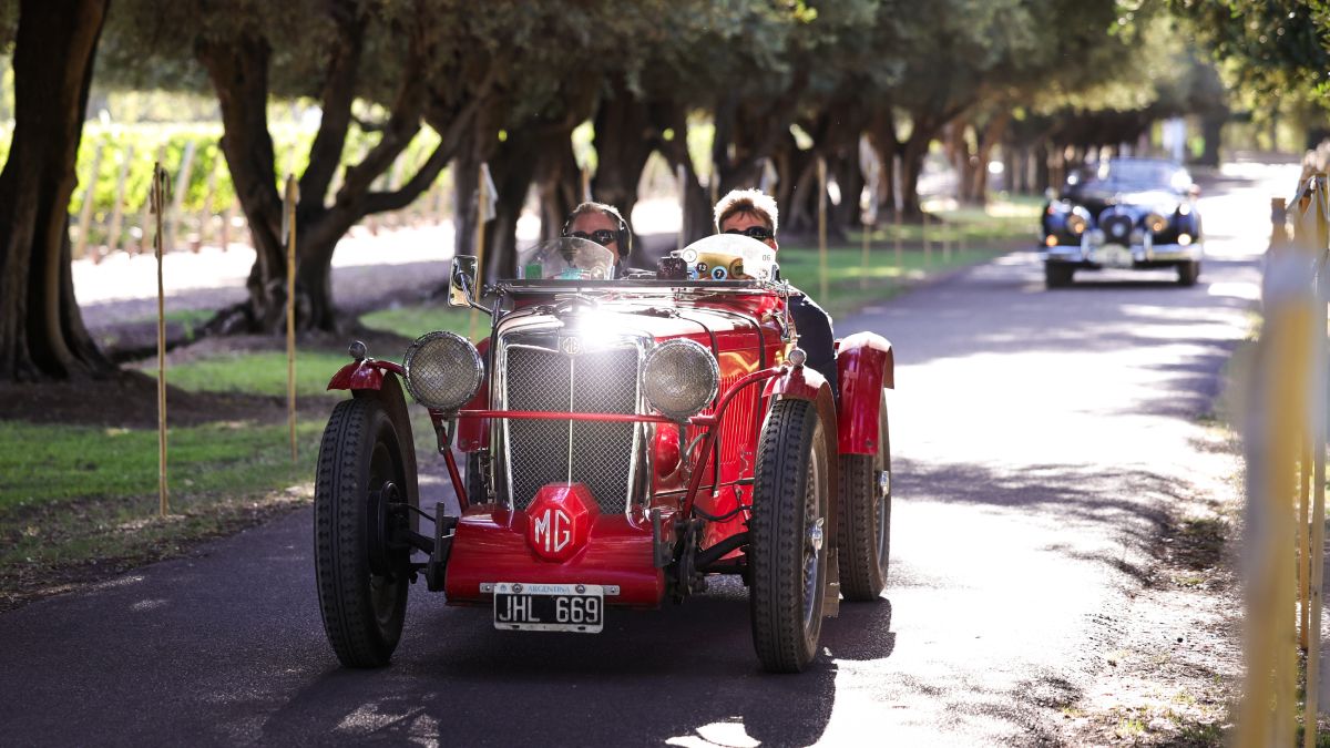 A la expectativa. Daniel Penone y Santiago Penone marchan en la tercera colocación del Rally de las Bodegas, con este MG TB de 1939. A la expectativa. Daniel Penone y Santiago Penone marchan en la tercera colocación del Rally de las Bodegas, con este MG TB de 1939.