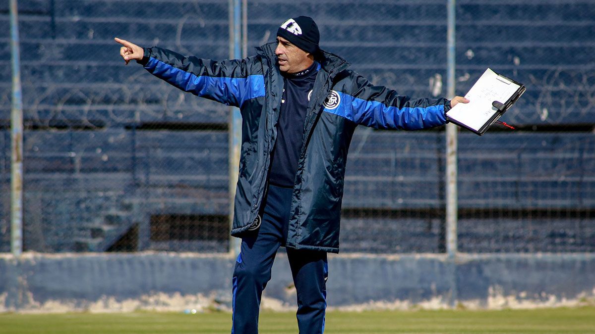 Gabriel G&oacute;mez se queda en Independiente Rivadavia hasta que termine la primera rueda de la Primera Nacional.